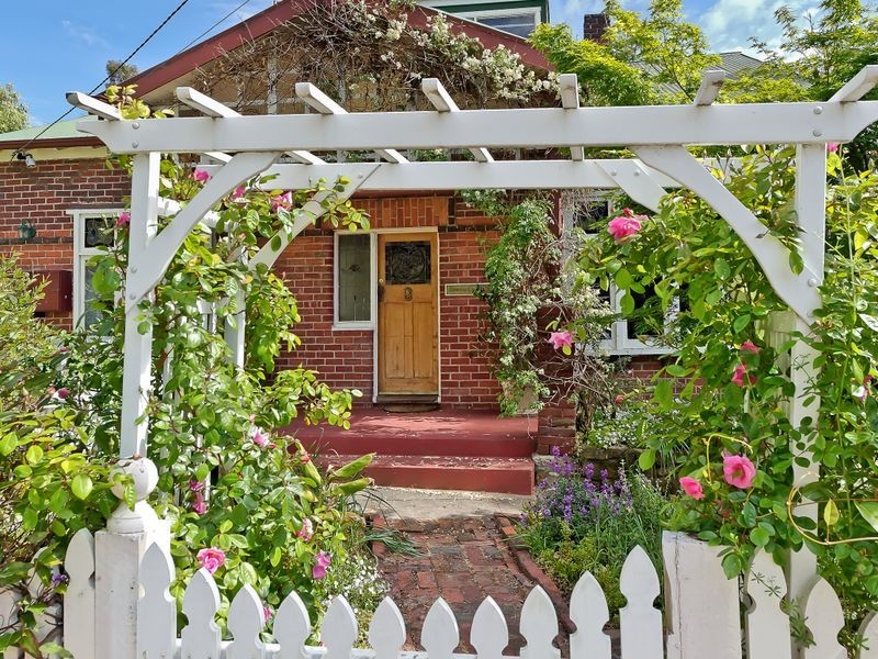 106 Creek Road, New Town TAS 7008