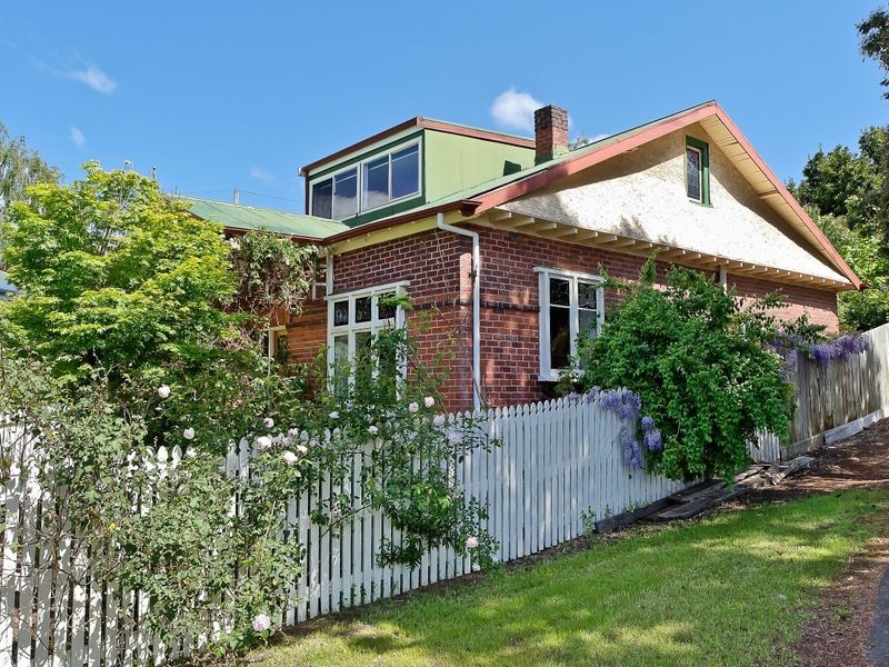 106 Creek Road, New Town TAS 7008