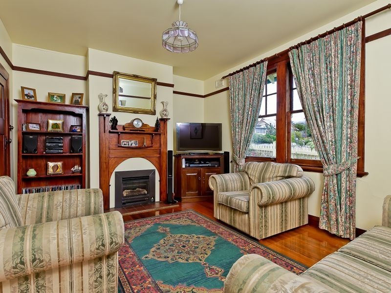 10 Baker Street, New Town TAS 7008