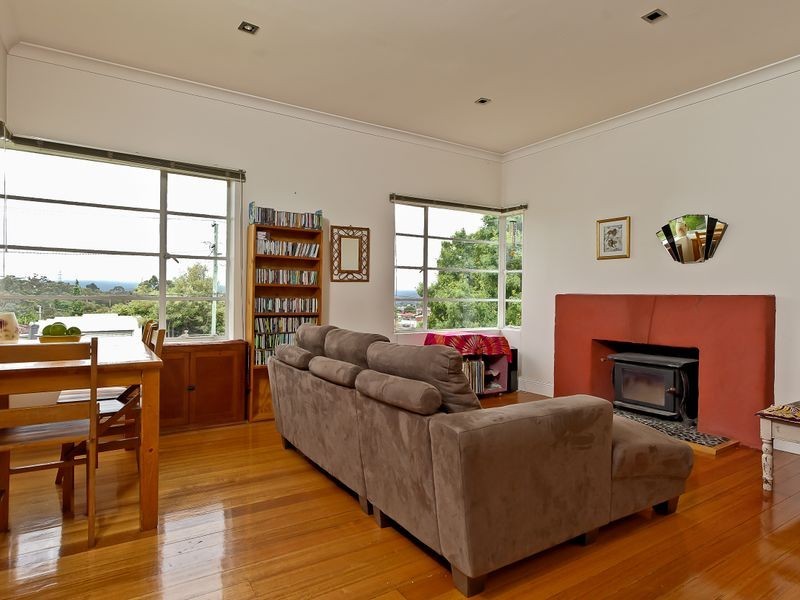 154 Augusta Road, Lenah Valley TAS 7008