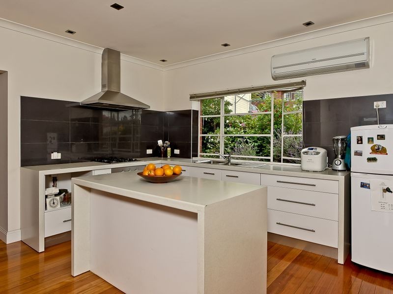 154 Augusta Road, Lenah Valley TAS 7008