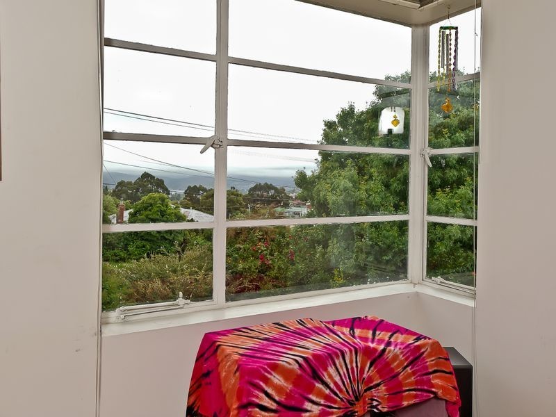 154 Augusta Road, Lenah Valley TAS 7008