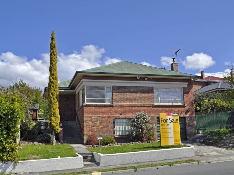 152 Augusta Road, Lenah Valley TAS 7008