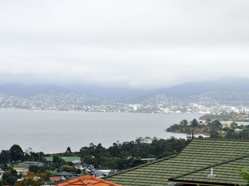 6 Skyline Drive, Howrah TAS 7018