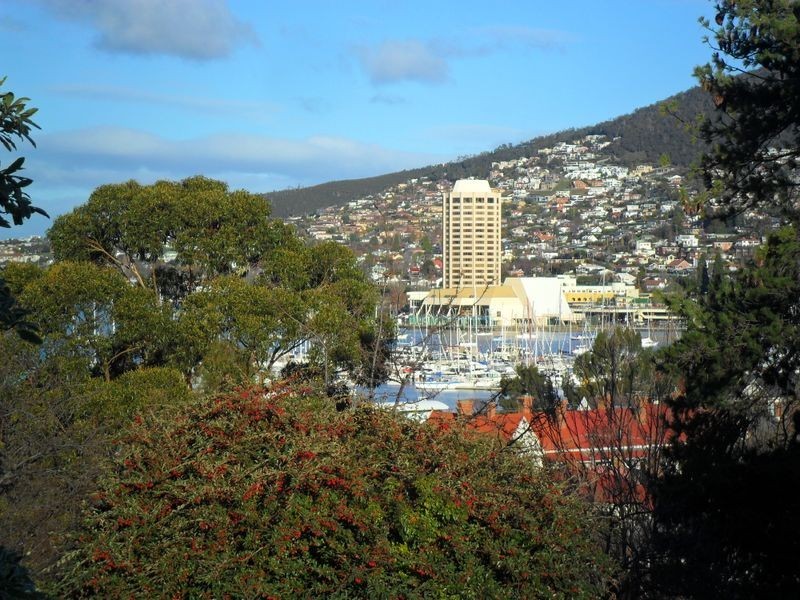 4/32 Bath Street, Battery Point TAS 7004