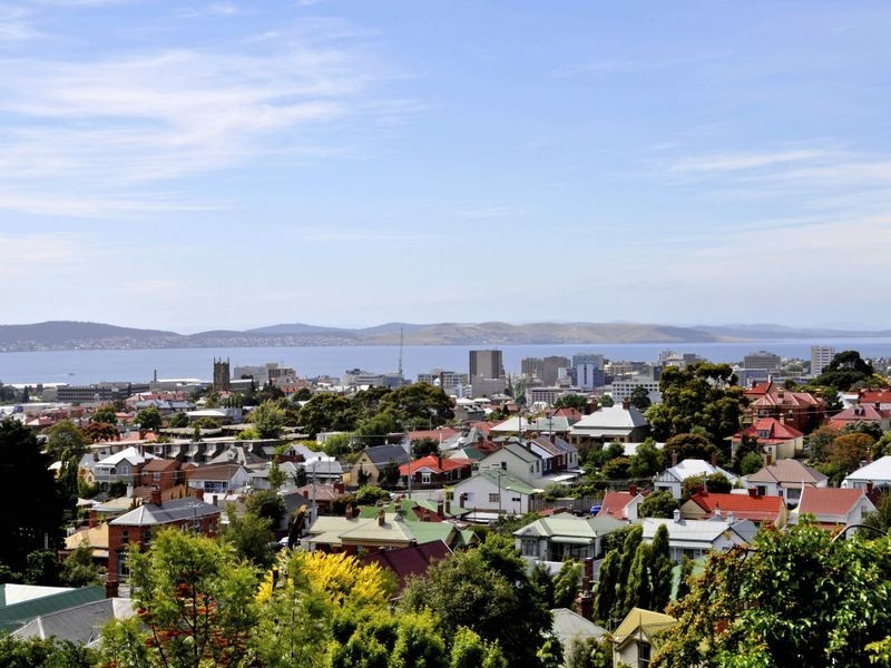 8/6 Una Street, Mount Stuart TAS 7000