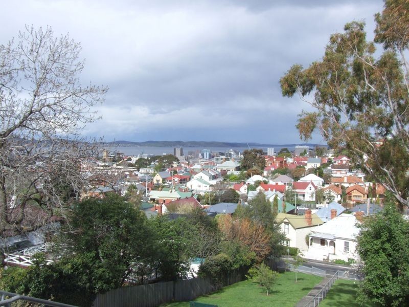 8/6 Una Street, Mount Stuart TAS 7000