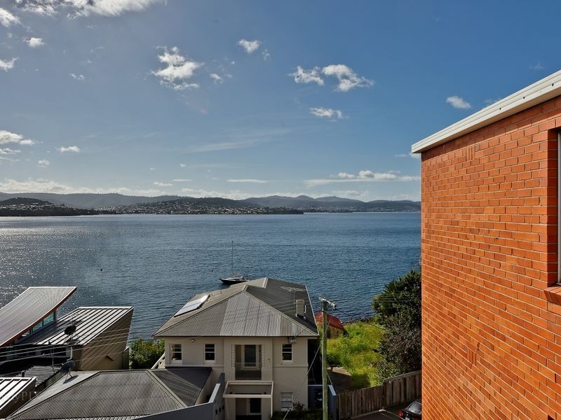 8/9 Clarke Avenue – Secheron Manor, Battery Point TAS 7004