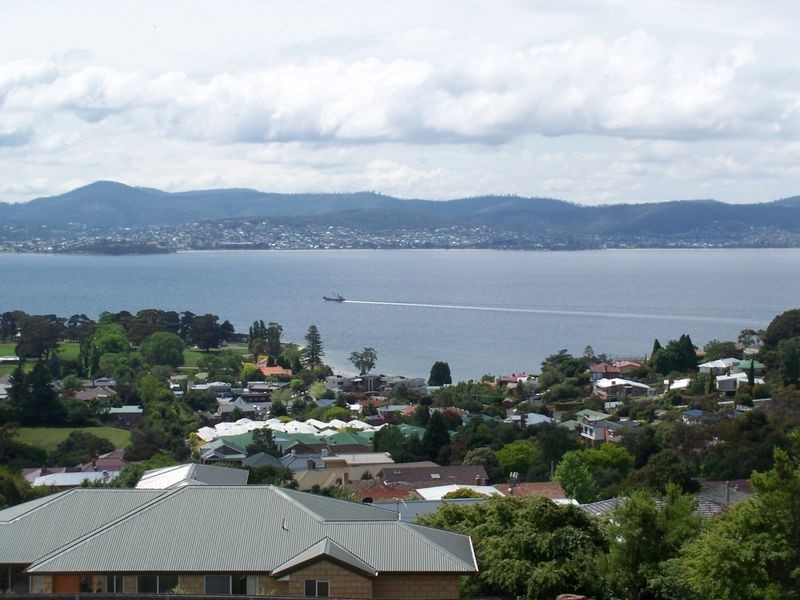 481 Churchill Avenue, Sandy Bay TAS 7005