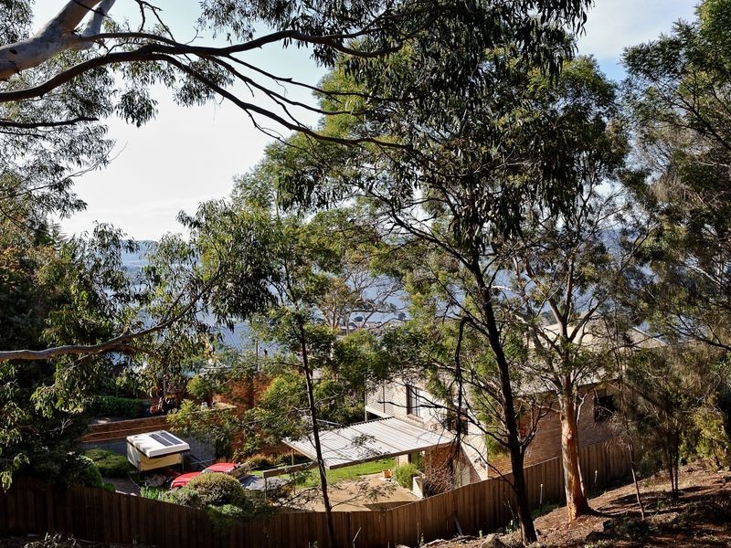 28 Nicholas Drive, Sandy Bay TAS 7005