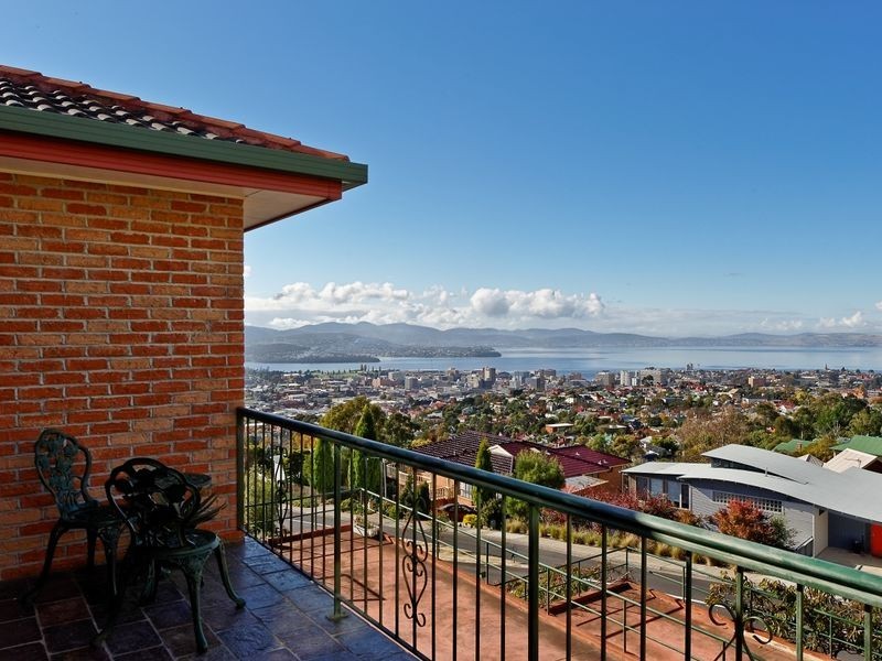 2/5 Fielding Drive, West Hobart TAS 7000