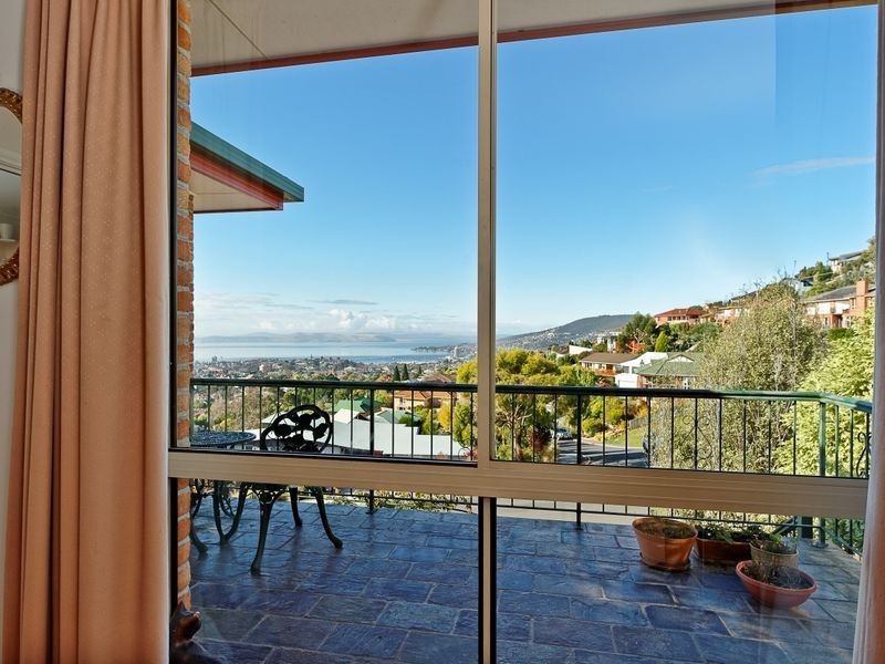 2/5 Fielding Drive, West Hobart TAS 7000