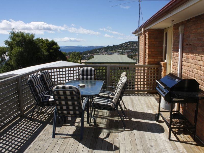 25 Adelong Drive, Kingston TAS 7050
