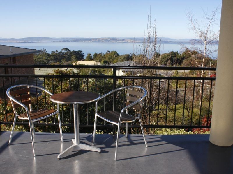 12 Donohoe Gardens, Kingston Beach TAS 7050