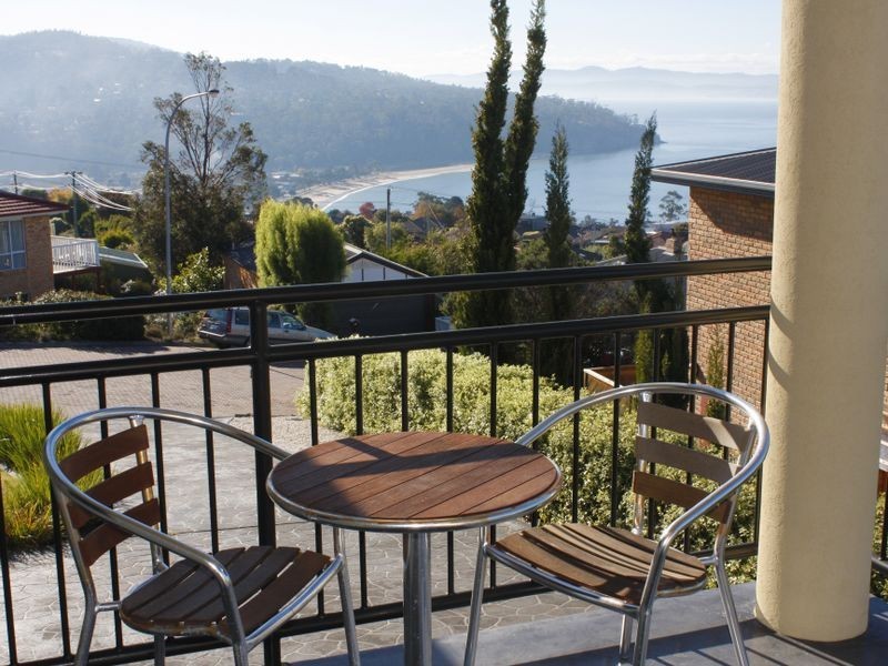 12 Donohoe Gardens, Kingston Beach TAS 7050