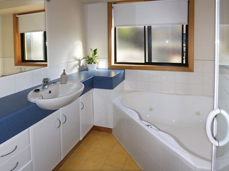 12 Donohoe Gardens, Kingston Beach TAS 7050