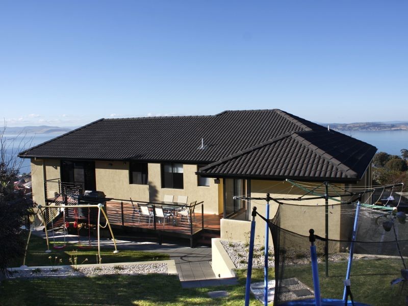 12 Donohoe Gardens, Kingston Beach TAS 7050