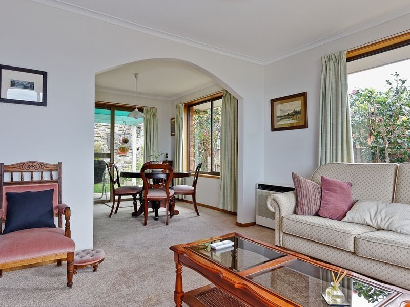 2/10 Shannuk Drive, West Hobart TAS 7000