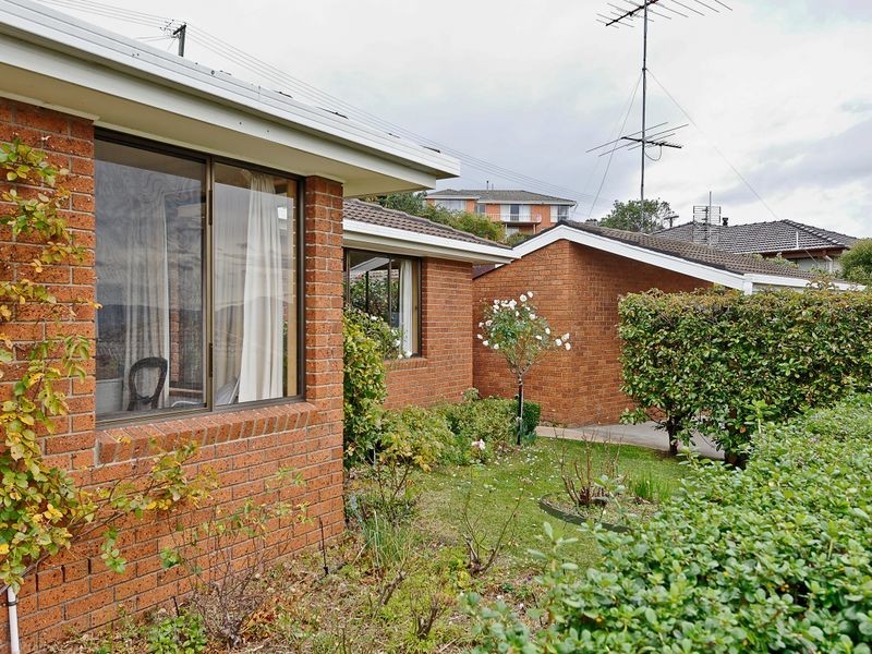 2/10 Shannuk Drive, West Hobart TAS 7000