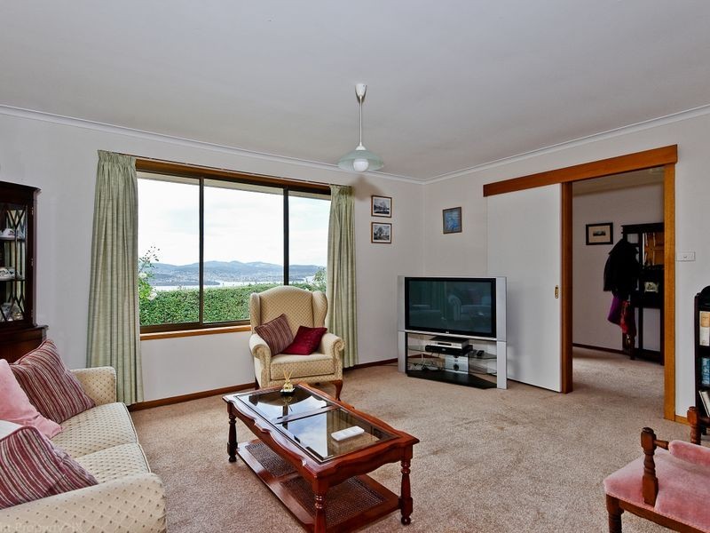 2/10 Shannuk Drive, West Hobart TAS 7000