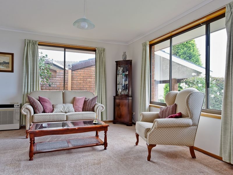 2/10 Shannuk Drive, West Hobart TAS 7000