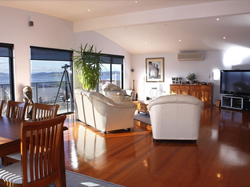 6 Steen Court, Blackmans Bay TAS 7052