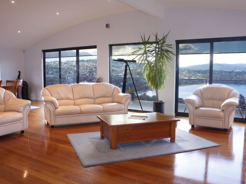 6 Steen Court, Blackmans Bay TAS 7052