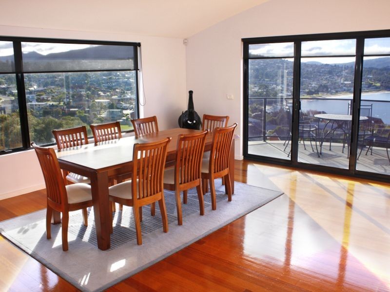 6 Steen Court, Blackmans Bay TAS 7052