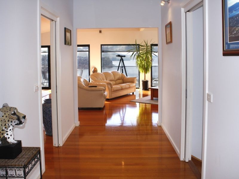 6 Steen Court, Blackmans Bay TAS 7052