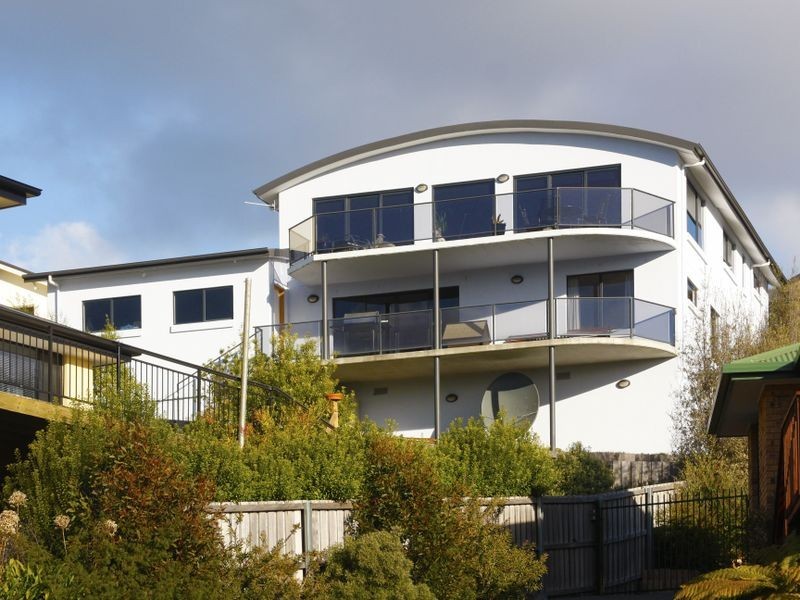 6 Steen Court, Blackmans Bay TAS 7052