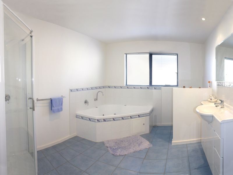 6 Steen Court, Blackmans Bay TAS 7052