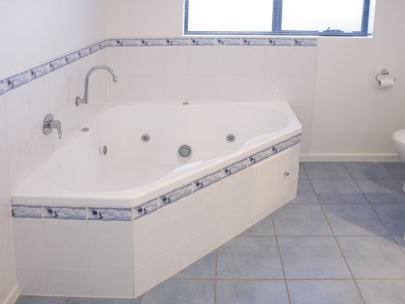 6 Steen Court, Blackmans Bay TAS 7052