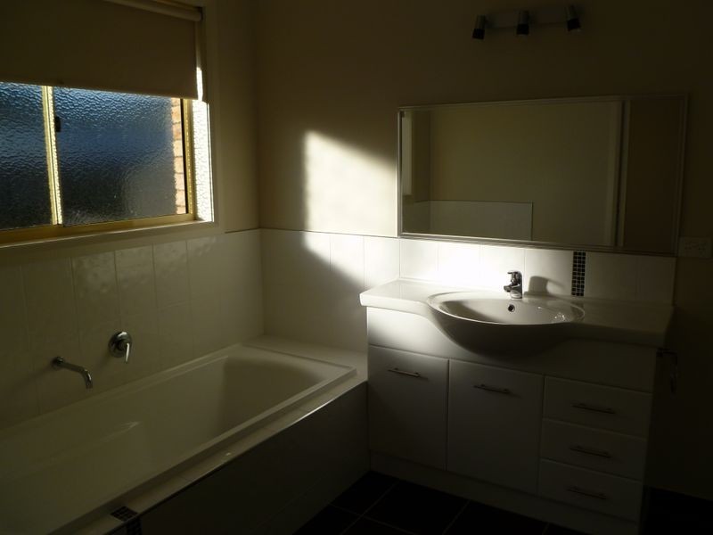 2/6 Erebus Street, Warrane TAS 7018