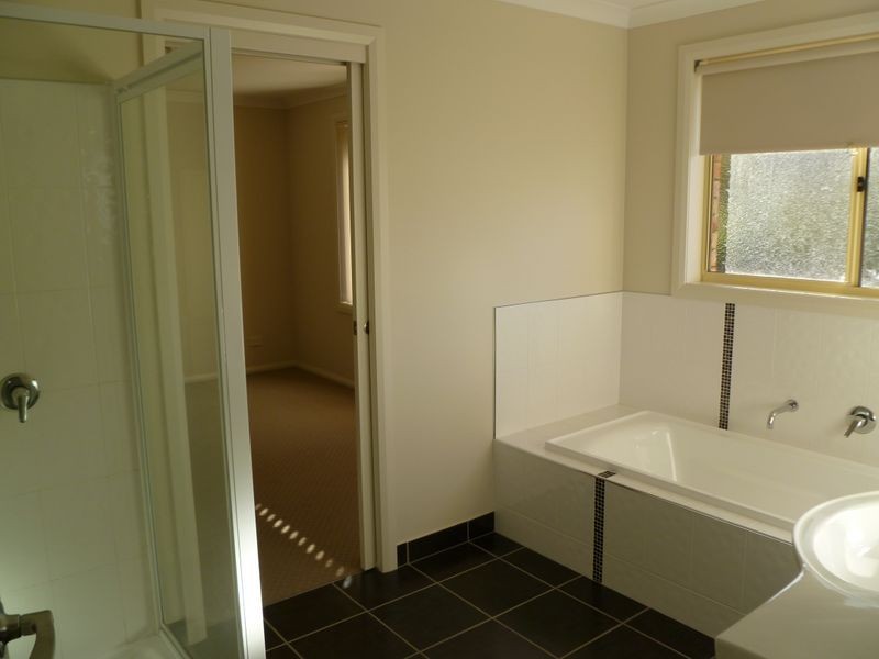 2/6 Erebus Street, Warrane TAS 7018