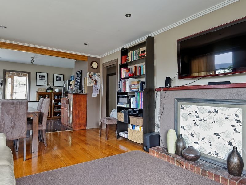 9 Russell Road, Claremont TAS 7011