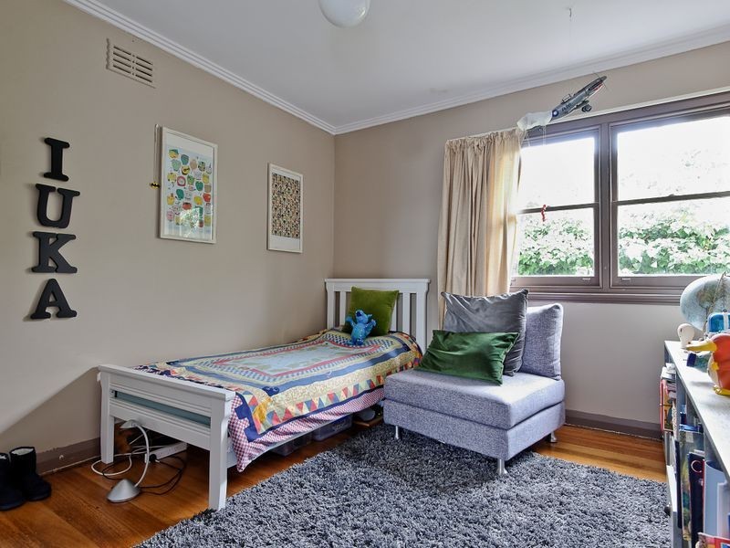 9 Russell Road, Claremont TAS 7011