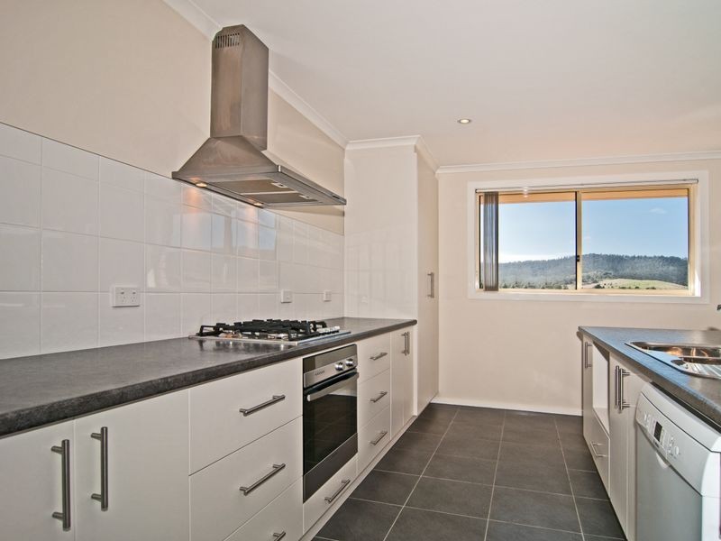 2 Lumsden Road, Howrah TAS 7018