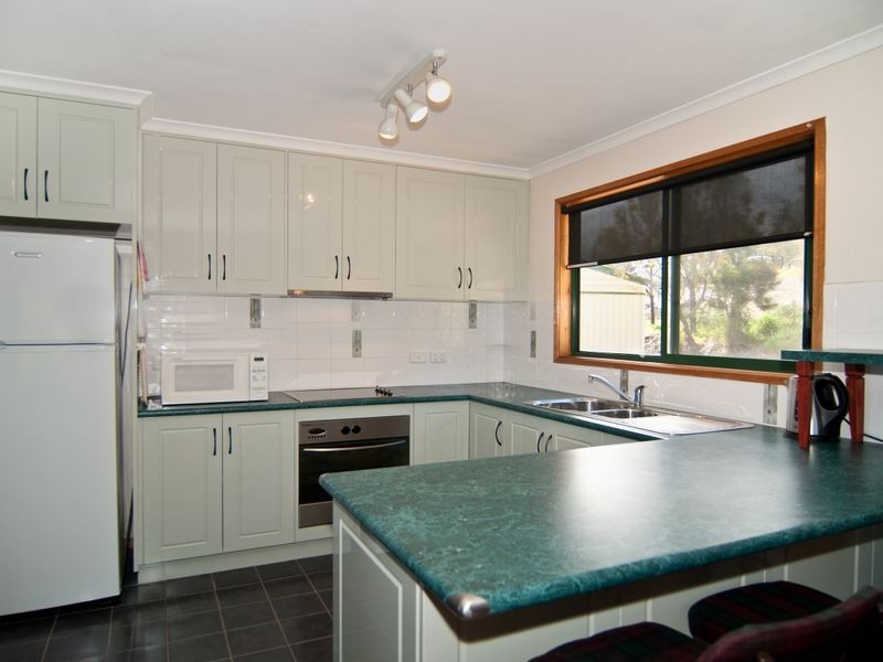 73 Lagoon Road, White Beach TAS 7184