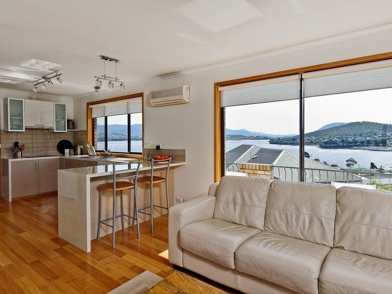 8 Cyrus Court, Rose Bay TAS 7015