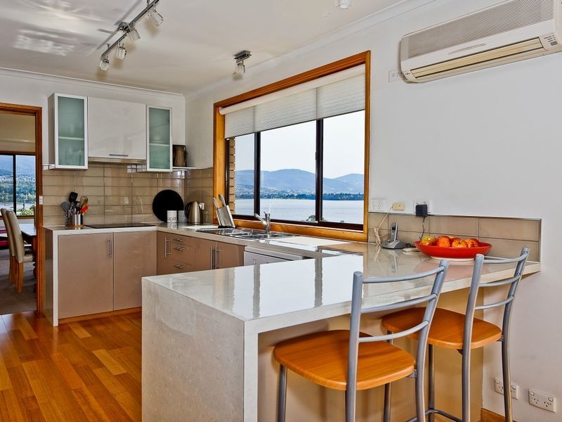8 Cyrus Court, Rose Bay TAS 7015