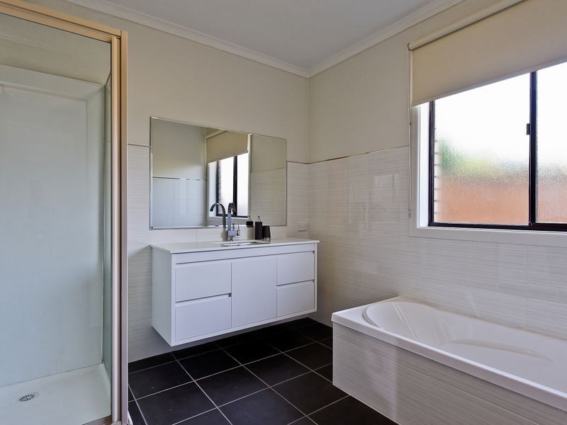 8 Cyrus Court, Rose Bay TAS 7015