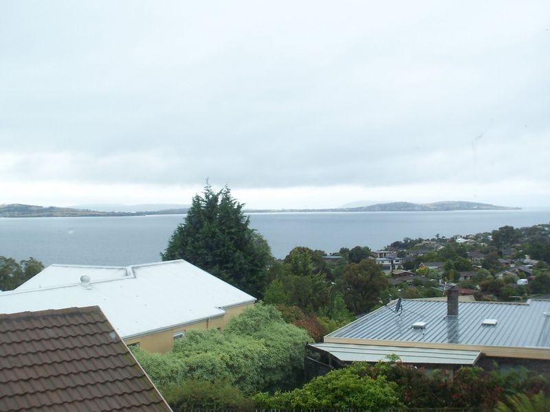 23 Montego Court, Blackmans Bay TAS 7052