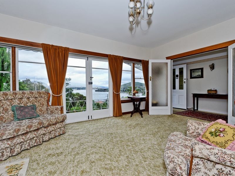 72 Kaoota Road, Rose Bay TAS 7015