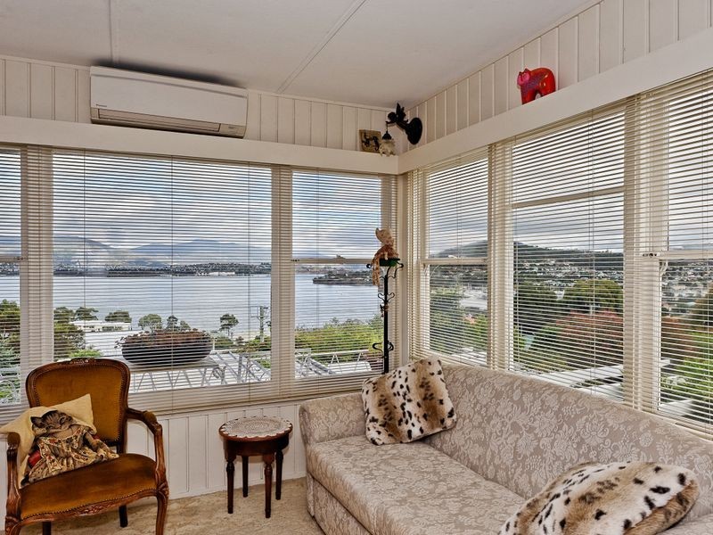 72 Kaoota Road, Rose Bay TAS 7015