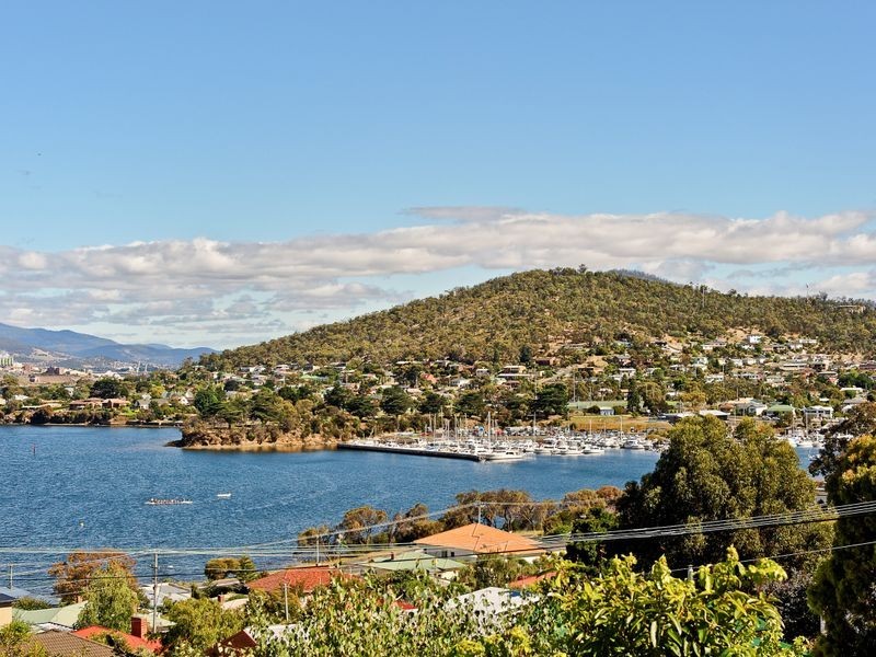 72 Kaoota Road, Rose Bay TAS 7015