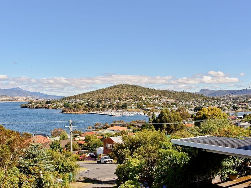 72 Kaoota Road, Rose Bay TAS 7015