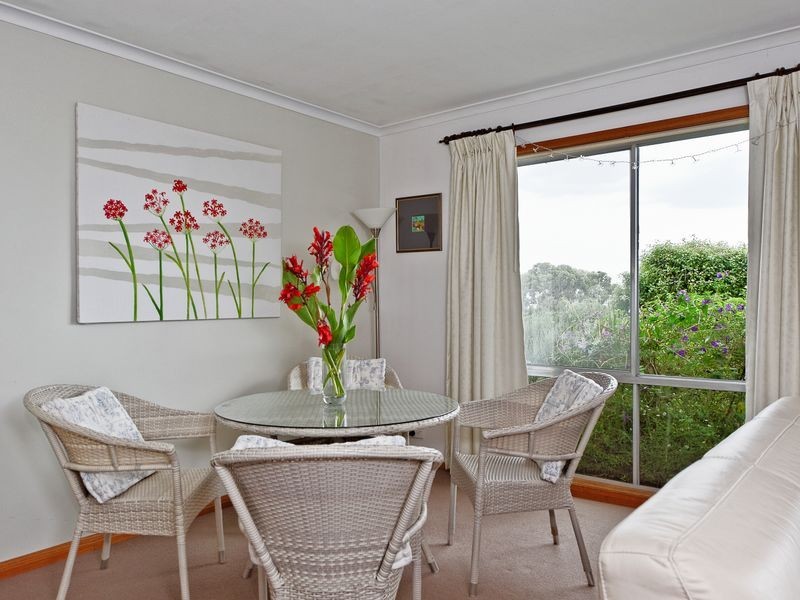1/32 Pearl Place, Blackmans Bay TAS 7052