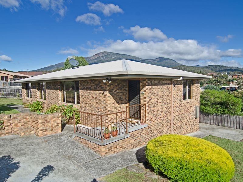 25 Cuthbertson Place, Lenah Valley TAS 7008