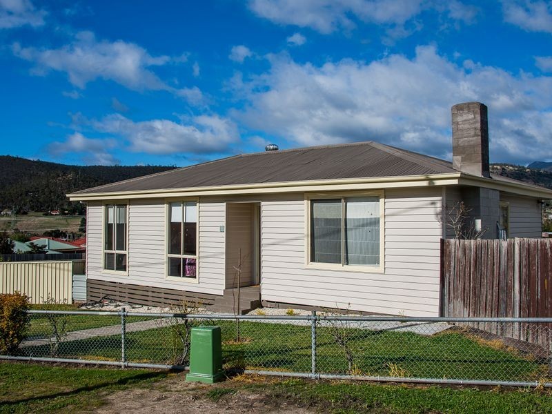 11 Nicholson Street, New Norfolk TAS 7140