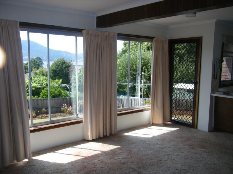 2/4 Parremore Street, Rosetta TAS 7010